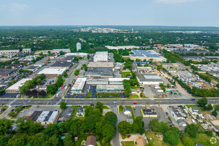 More Photos Of 1656 Fifth Ave, Bay Shore Unknown For Lease