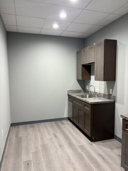 More Photos Of 764 Soechting Rd, New Braunfels Unknown For Lease