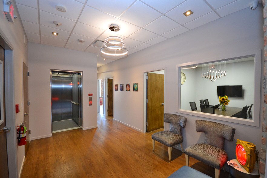 More Photos Of 20 W Main St, Riverhead Office For Lease