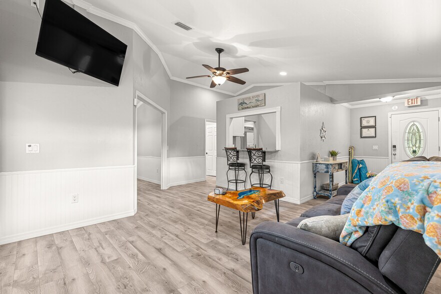 More Photos Of 110 NE Crystal St, Crystal River Specialty For Sale