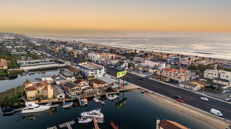 More Photos Of 16902 Pacific Coast Hwy, Huntington Beach Restaurant For Sale