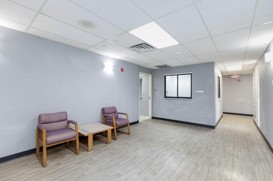 More Photos Of 872 E Sahara Ave, Las Vegas Medical For Lease