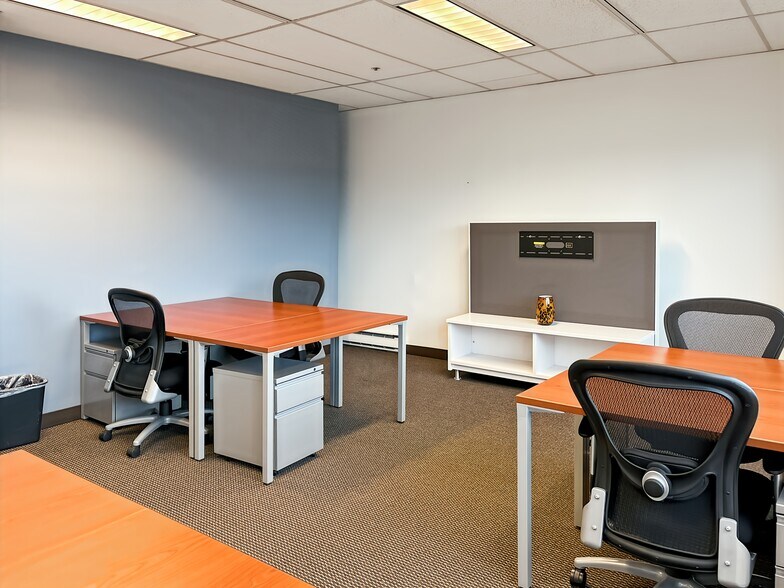 More Photos Of 999 18th St, Denver Coworking Space