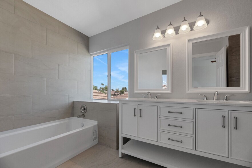 More Photos Of 1927 E Crocus Dr, Phoenix Specialty For Sale