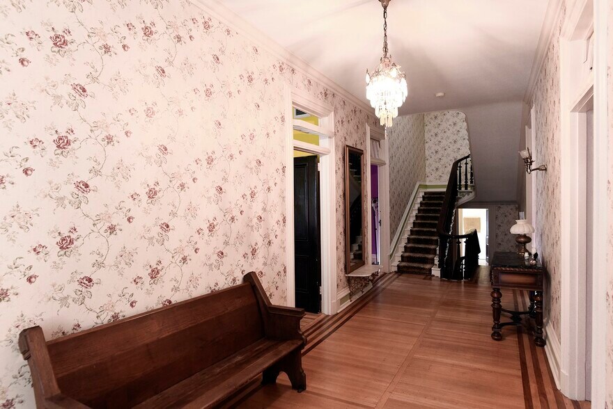 More Photos Of 827 Philadelphia Ave, Chambersburg Specialty For Sale