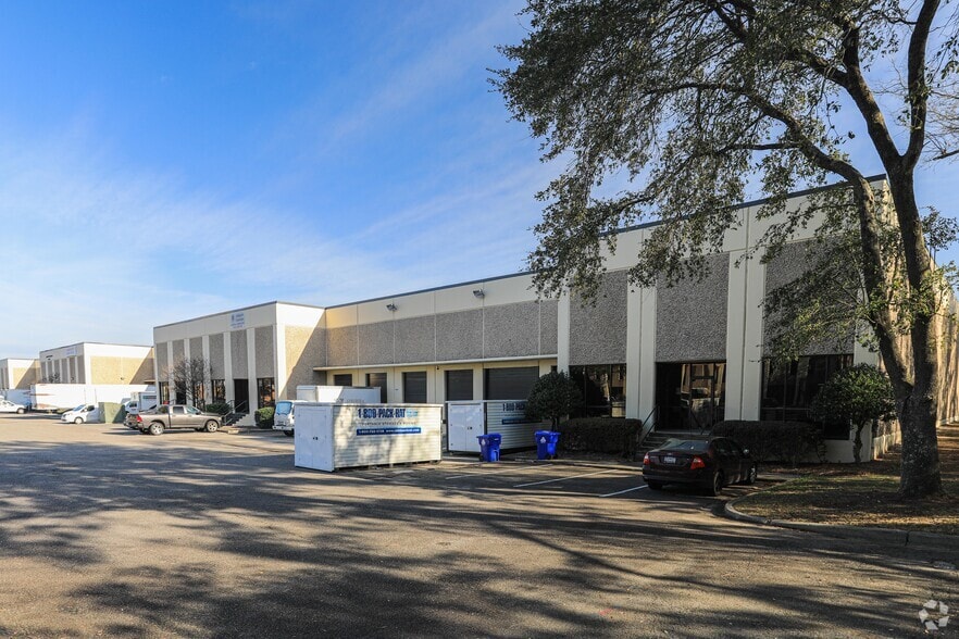 More Photos Of 4750-4760 Goer Dr, North Charleston Warehouse For Lease