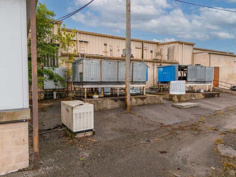 More Photos Of 510 Glade st, Glade Spring Supermarket For Sale