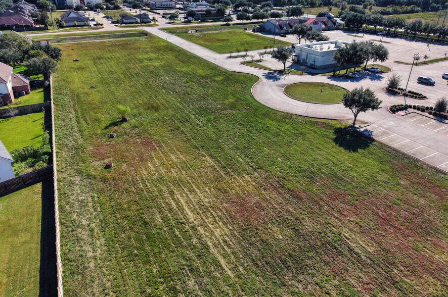 More Photos Of 9121 Broadway St, Pearland General Retail For Lease