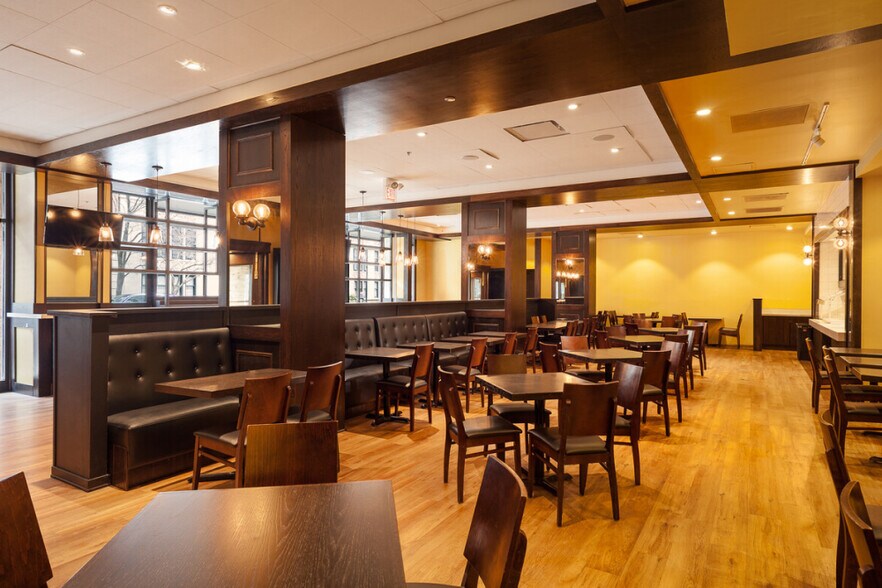 More Photos Of 201 E Walton Plz, Chicago Hotel For Lease