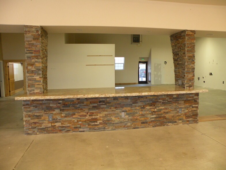 More Photos Of 88 Center St, Rock Springs Warehouse For Lease