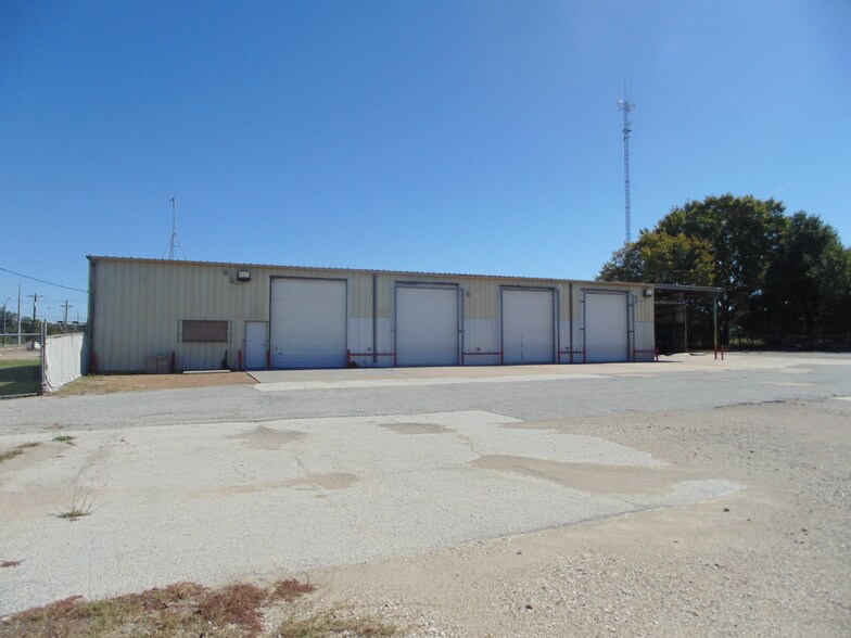 More Photos Of 1515 Shiloh Ave, Bryan Warehouse For Lease