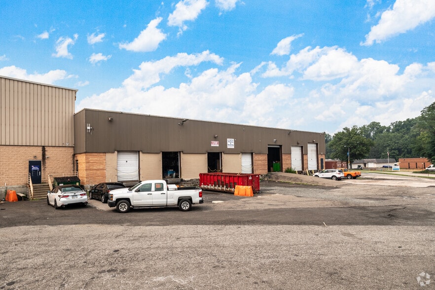 More Photos Of 10551 Decatur Rd, Philadelphia Warehouse For Lease