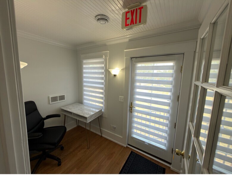 More Photos Of 2520 Rochester Rd, Royal Oak Office For Lease