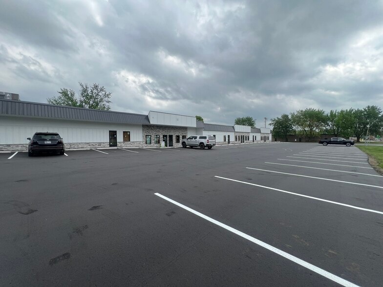 More Photos Of 1207-1267 Geneva Ave N, Saint Paul Storefront For Lease