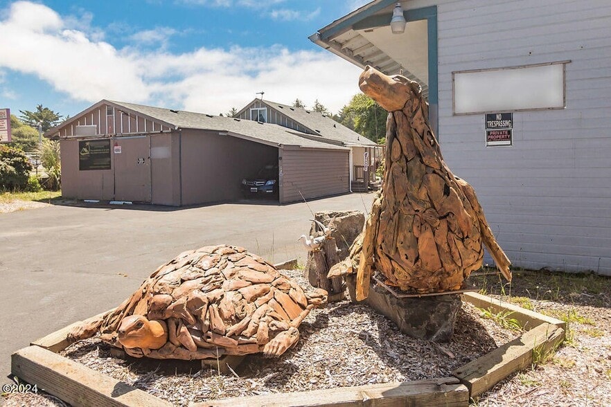 More Photos Of 20 Willow St, Depoe Bay Industrial For Sale