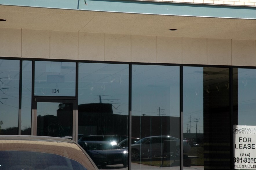 More Photos Of 3046 Lavon Dr, Garland General Retail For Lease