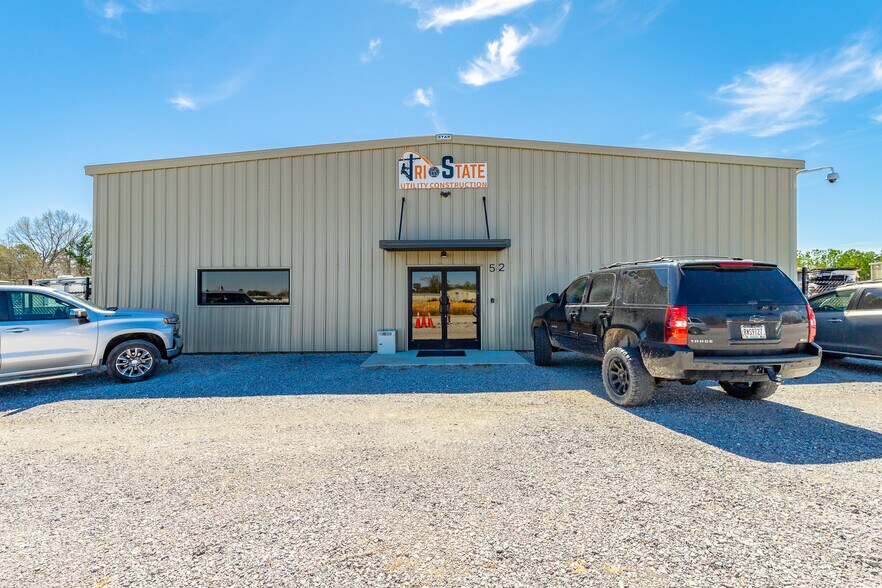 Primary Photo Of 52 Emerson Cir, Rossville Warehouse For Lease