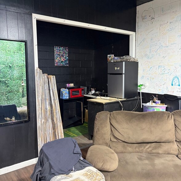 More Photos Of 6124-6150 W 25th St, Indianapolis Unknown For Lease