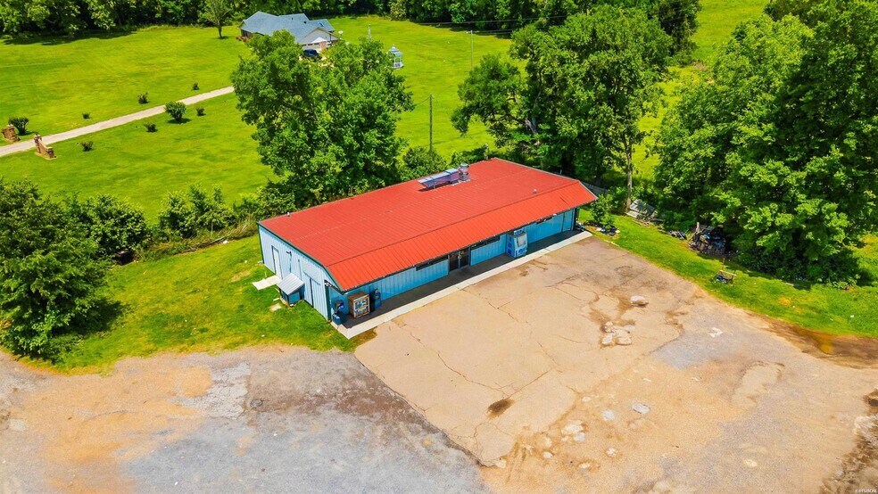 More Photos Of 5370 Highway 67 W, Fulton Convenience Store For Sale