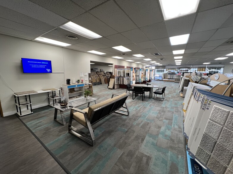 More Photos Of 320 Oak St, Bakersfield Storefront Retail Office For Sale