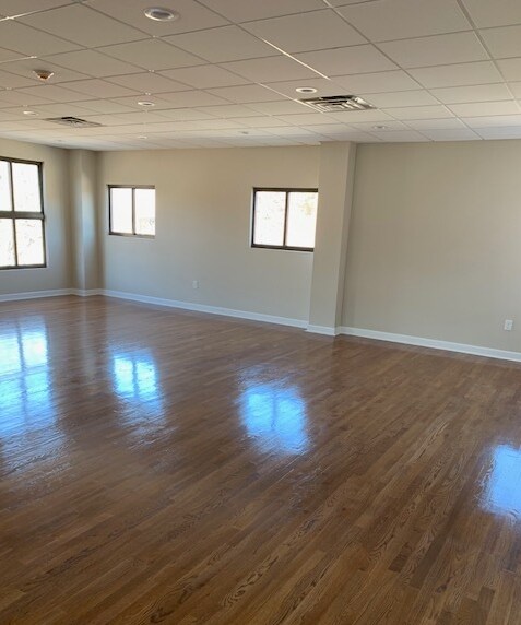 More Photos Of 317 Railroad Ave, Bedford Hills Flex For Lease
