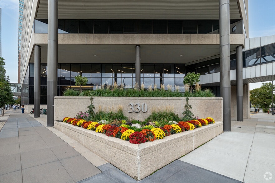 More Photos Of 330 2nd Ave S, Minneapolis Office For Sale