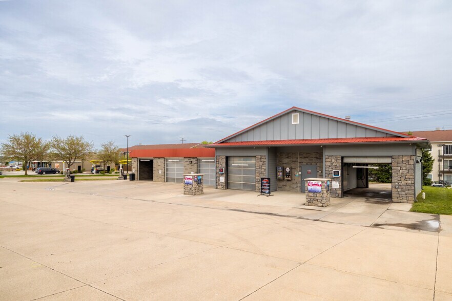 More Photos Of 875 Sherrylynn Blvd, Pleasant Hill Carwash For Sale