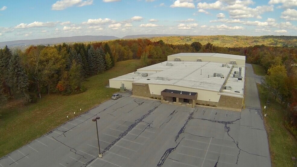 More Photos Of 423 Walters Ave, Johnstown Warehouse For Lease