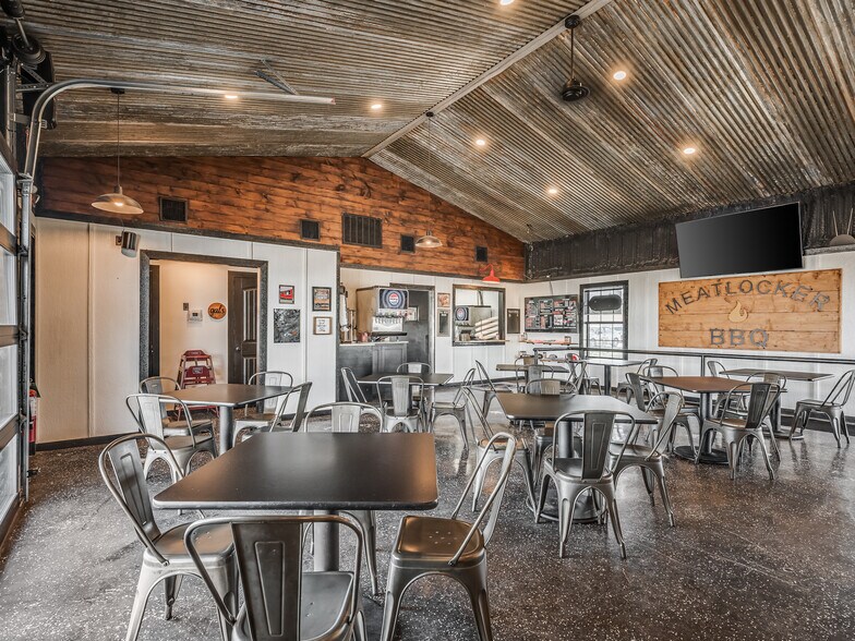 More Photos Of 106 NW 4th St, Lindsay Specialty For Sale