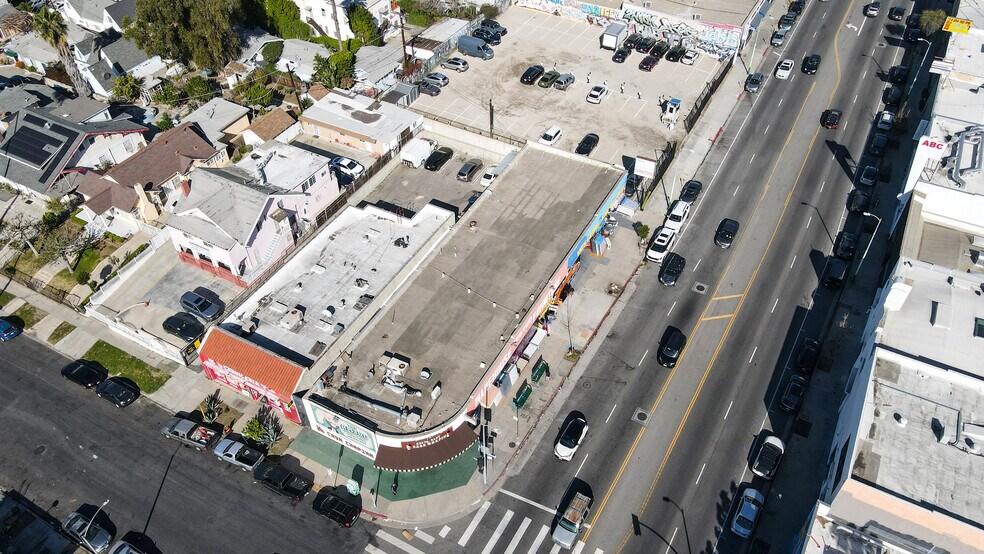 More Photos Of 4907 Maplewood Ave, Los Angeles Freestanding For Sale