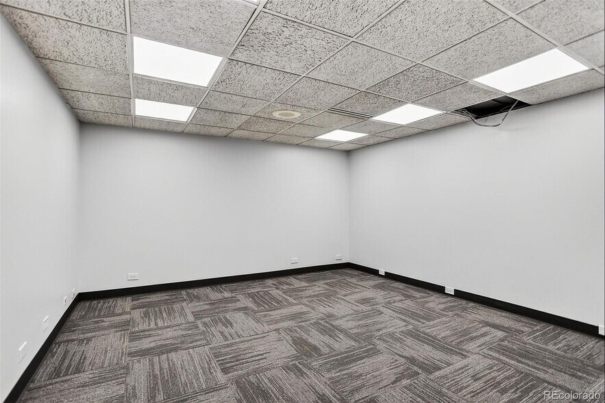 More Photos Of 2700 S Shoshone St, Englewood Light Distribution For Sale