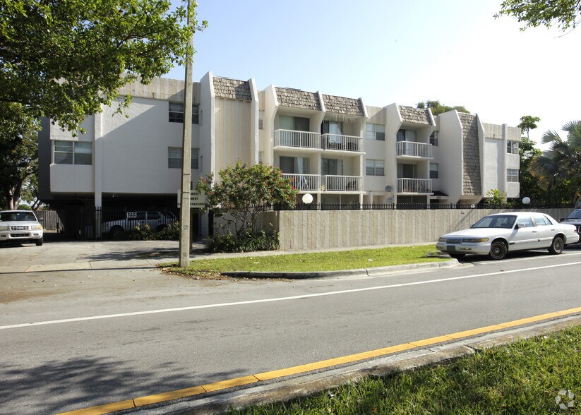 More Photos Of 2345 NE 135th St, Miami Apartments For Sale