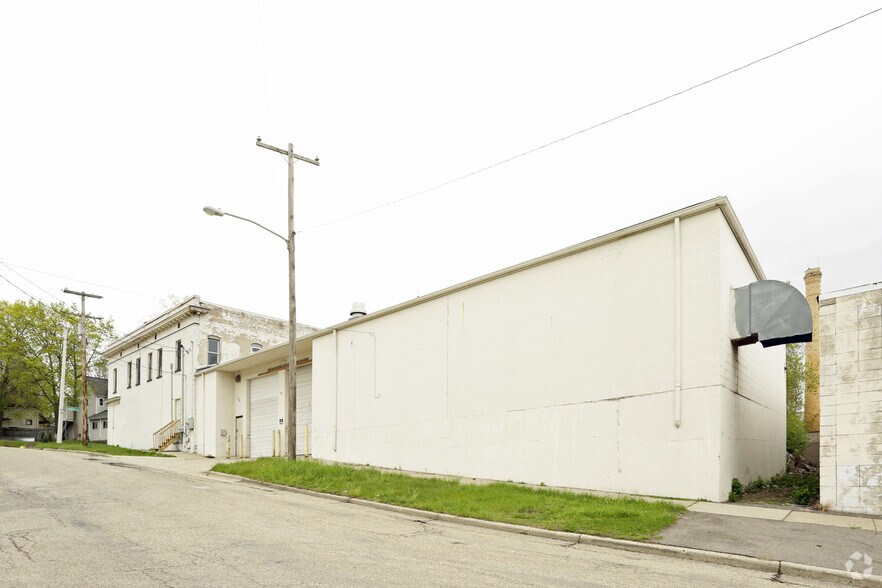 More Photos Of 570 Cesar Chavez Dr, Grand Rapids Warehouse For Lease