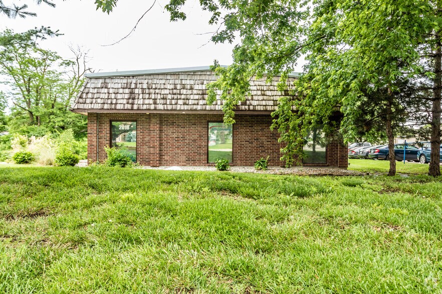 More Photos Of 2018 E Prairie Cir, Olathe Light Manufacturing For Sale