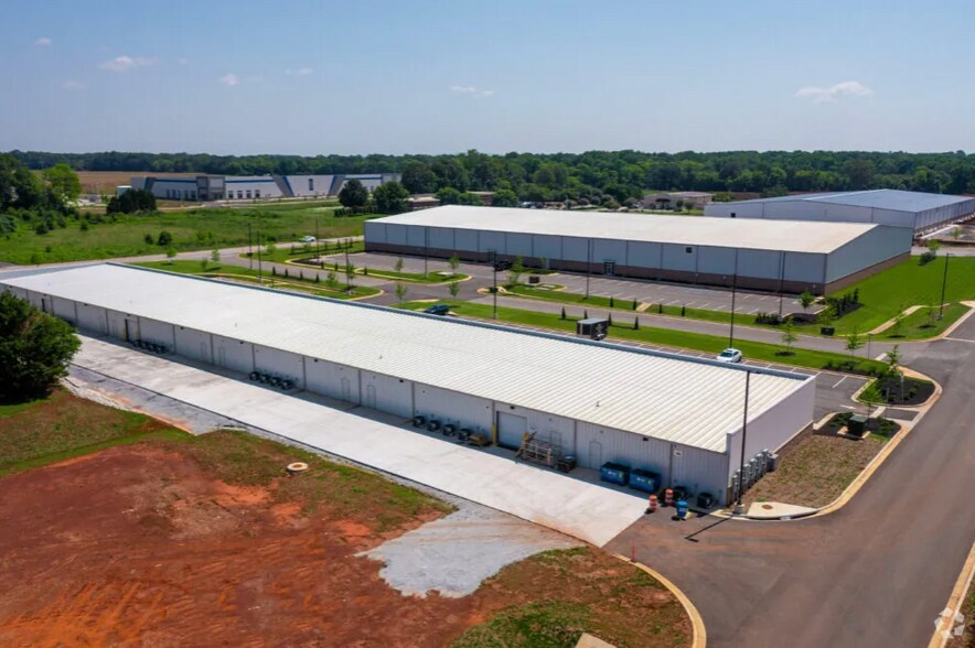 More Photos Of 25150 Will McComb Drive, Tanner Distribution For Lease