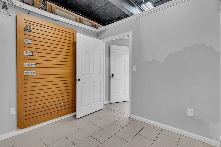 More Photos Of 1400 N West Ave, Jackson General Retail For Sale