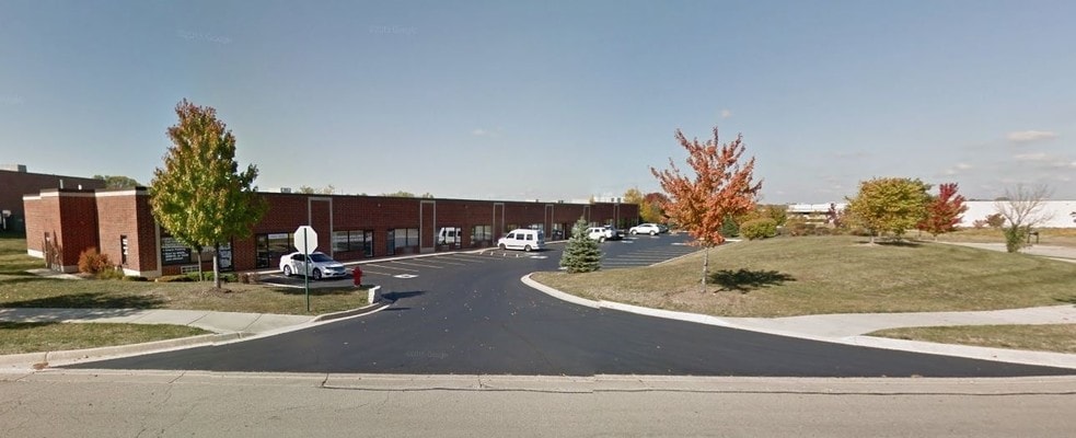 More Photos Of 1815 Wallace Ave, St Charles Light Distribution For Lease