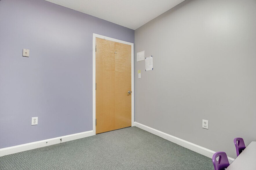 More Photos Of 217-219 Station St, Jacksonville Medical For Lease