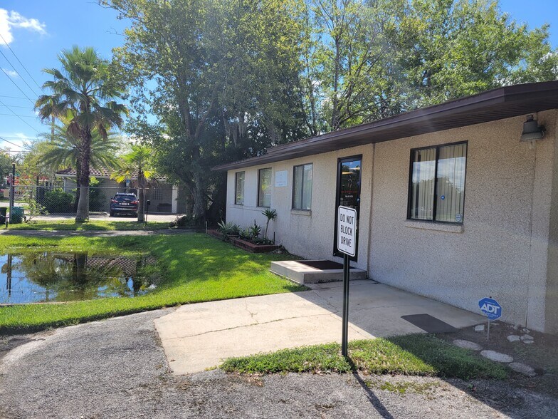 More Photos Of 6216 Sauterne Dr, Jacksonville Freestanding For Sale