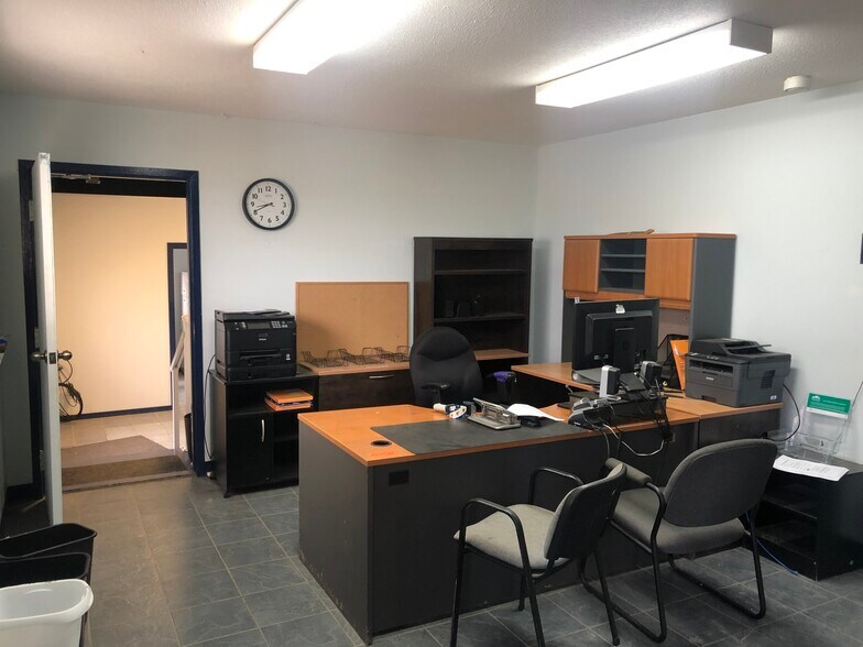 More Photos Of 49506 Range Rd, Calmar Warehouse For Sale