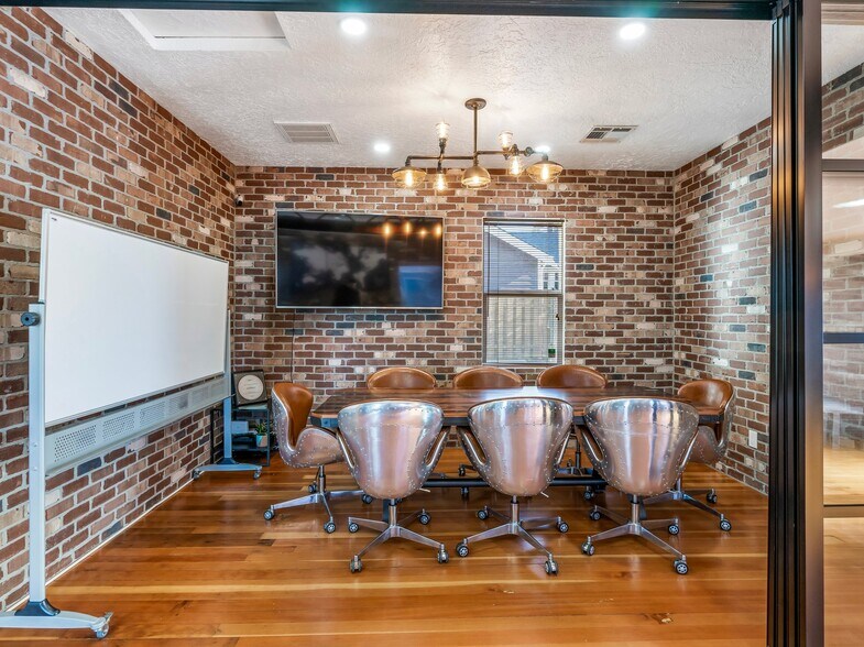 More Photos Of 2917 Washington St, Vancouver Storefront Retail Office For Sale