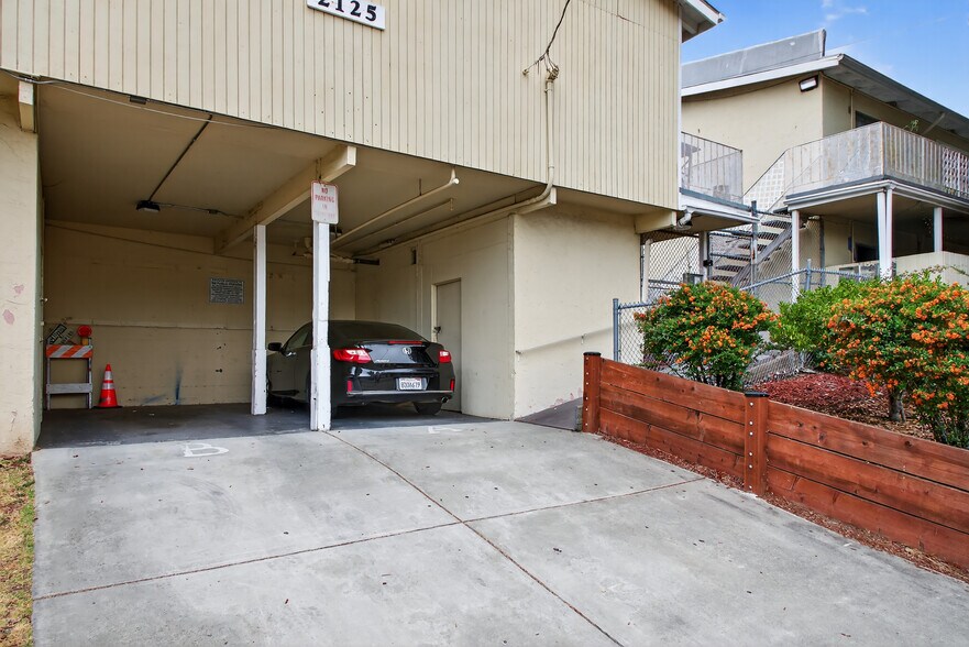 More Photos Of 2125 10th Ave, Oakland Apartments For Sale