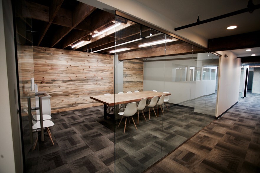 More Photos Of 502 7th St, Oregon City Storefront Retail Office For Lease