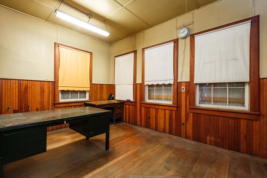 More Photos Of 180 Hollar Circle, Timberville Warehouse For Sale