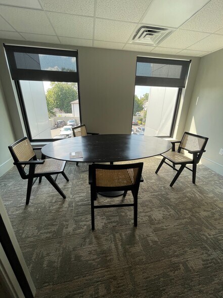 More Photos Of 530 Chestnut St, Union Township Office Residential For Lease