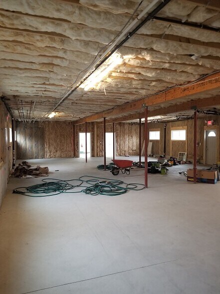 More Photos Of 2302 Gar Hwy, Swansea Storefront Retail Office For Lease