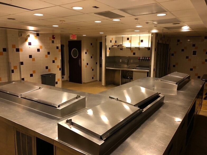 More Photos Of 127 W 4th St, Cincinnati Restaurant For Lease