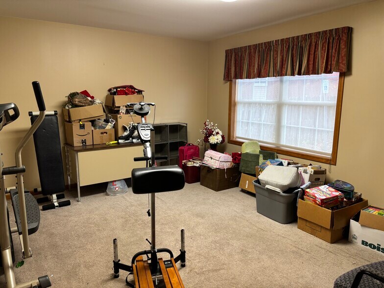 More Photos Of 621 S Grand Ave, Fowlerville Office Residential For Sale