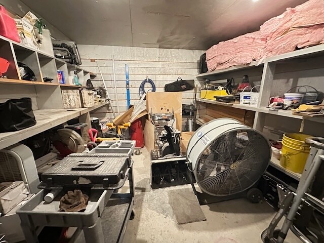 More Photos Of 1215 S Harrison St, Moscow Flex For Sale