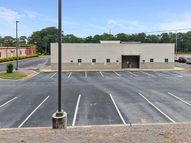 More Photos Of 1090 9th Ave SW, Bessemer Medical For Sale